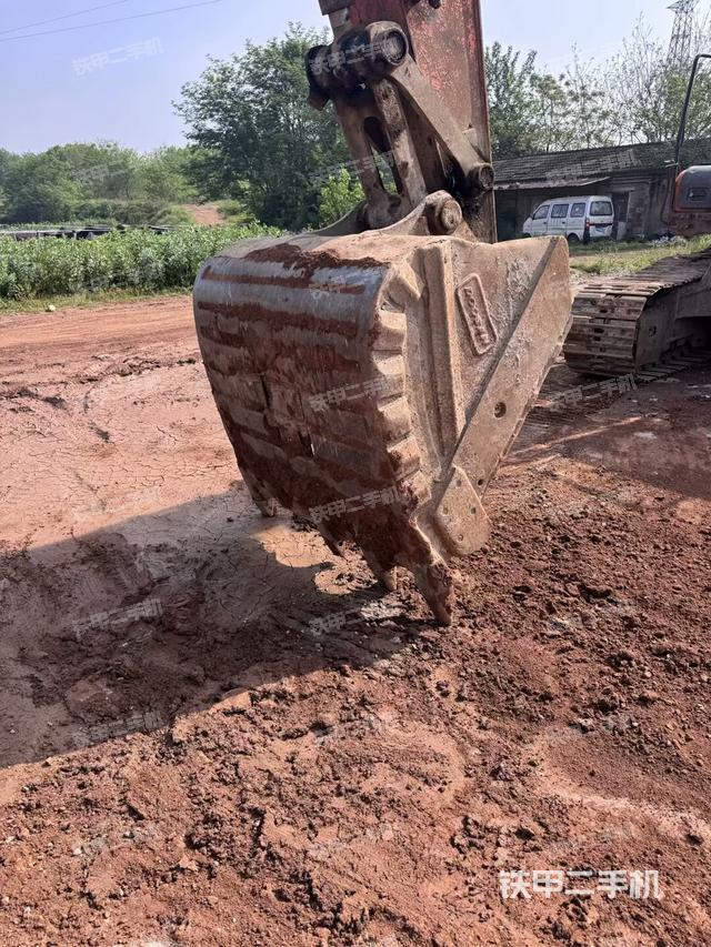 大臂背部俯視（工作和回轉(zhuǎn)裝置）