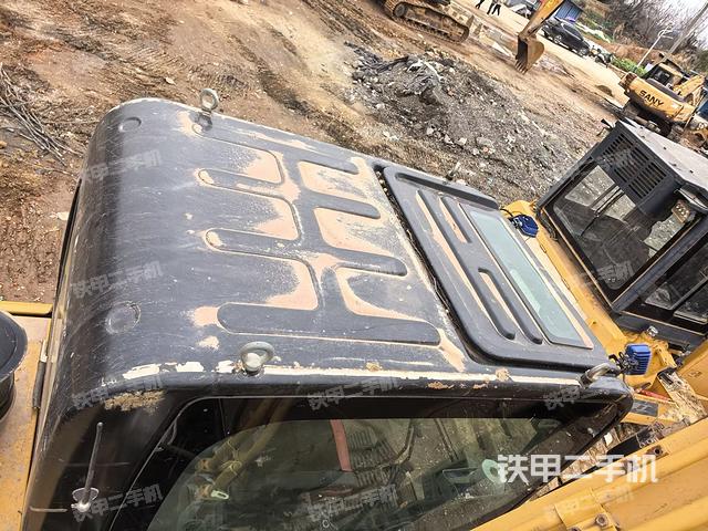 駕駛室頂部俯視（上車(chē)部件）