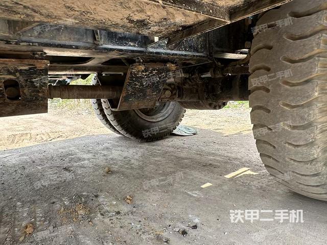 單側履帶整體(整機外觀) 單側履帶整體(整機外觀)