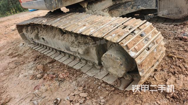 右側(cè)履帶整體(行走機構(gòu)) 右側(cè)履帶整體(行走機構(gòu))