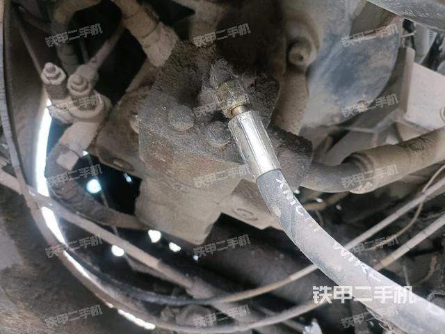 液壓泵艙室正面整體(整機(jī)外觀) 液壓泵艙室正面整體(整機(jī)外觀)