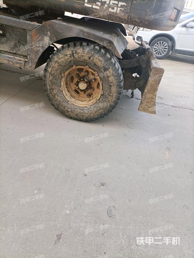 左驱动轮(行走机构) 左驱动轮(行走机构)