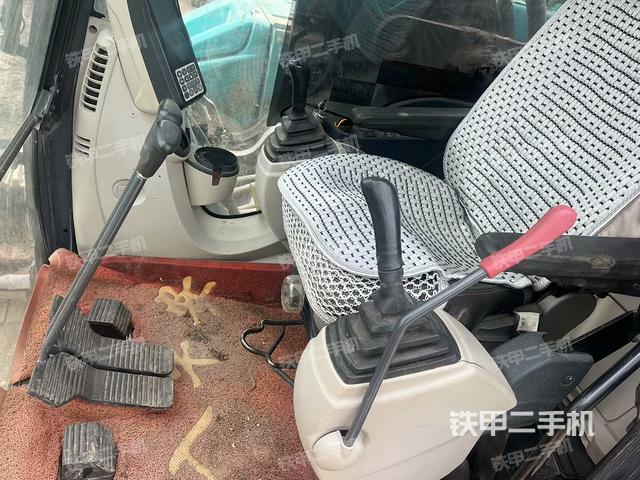 驾驶室整体（整机外观）