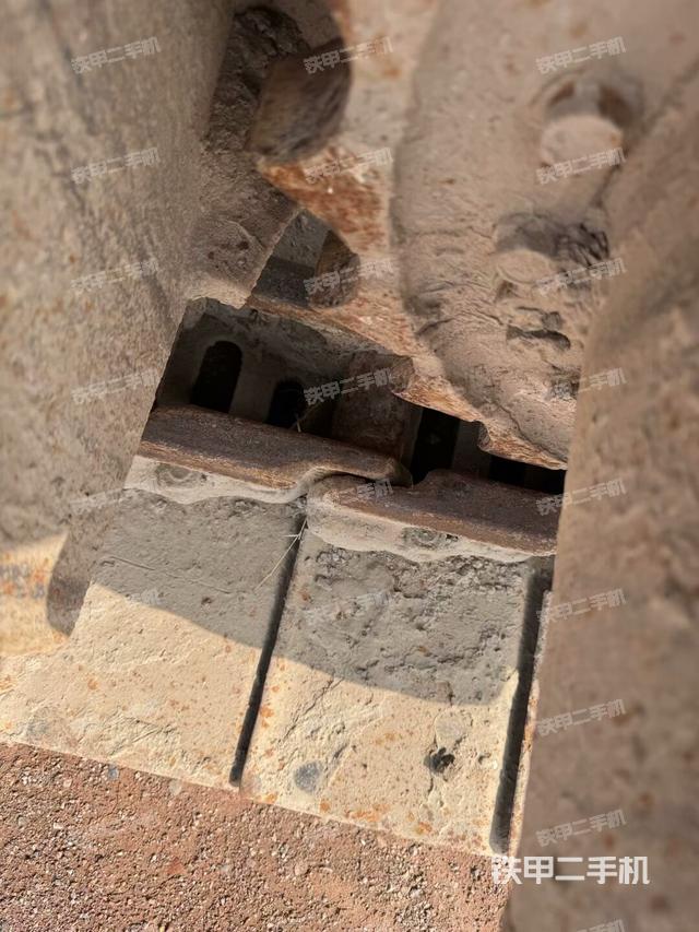 左導(dǎo)向輪（行走機(jī)構(gòu)）