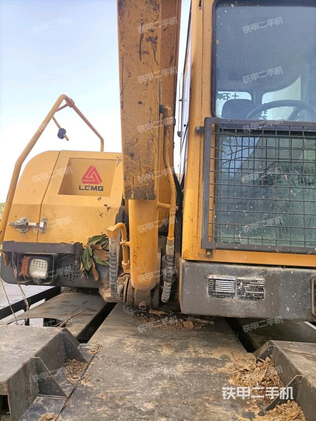 大臂根部 斜(工作和回转装置) 大臂根部 斜(工作和回转装置)