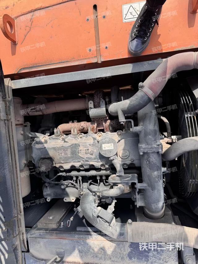 發(fā)動(dòng)機(jī)室（上車部件）