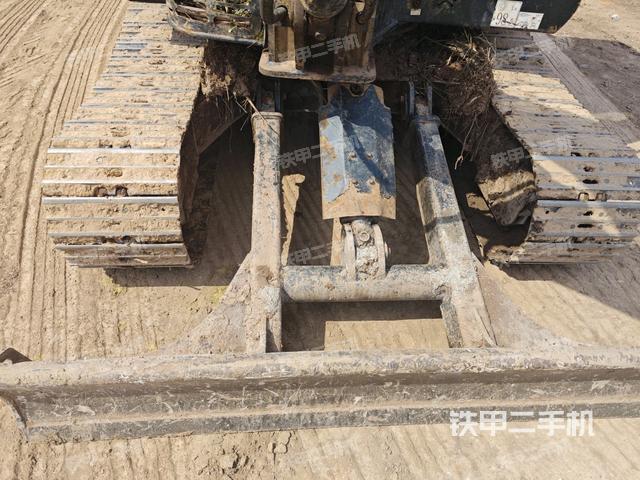 轉(zhuǎn)盤和下車架正前（工作和回轉(zhuǎn)裝置）