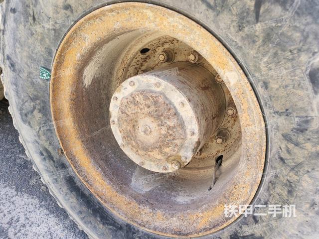 右驅(qū)動輪/右后輪(行走機構(gòu)) 右驅(qū)動輪/右后輪(行走機構(gòu))