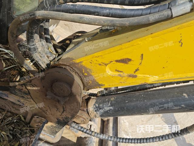 大臂根部?斜（工作和回轉(zhuǎn)裝置）