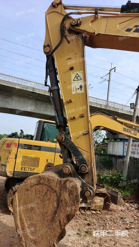 小臂整體左后（工作和回轉(zhuǎn)裝置）