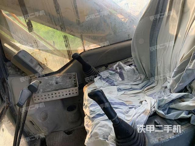 駕駛室整體（整機(jī)外觀）