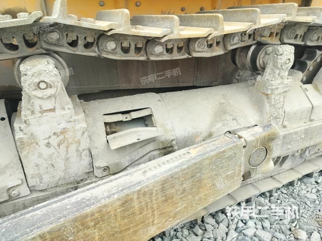 推土鏟右后（推土機(jī)底盤及工作裝置）