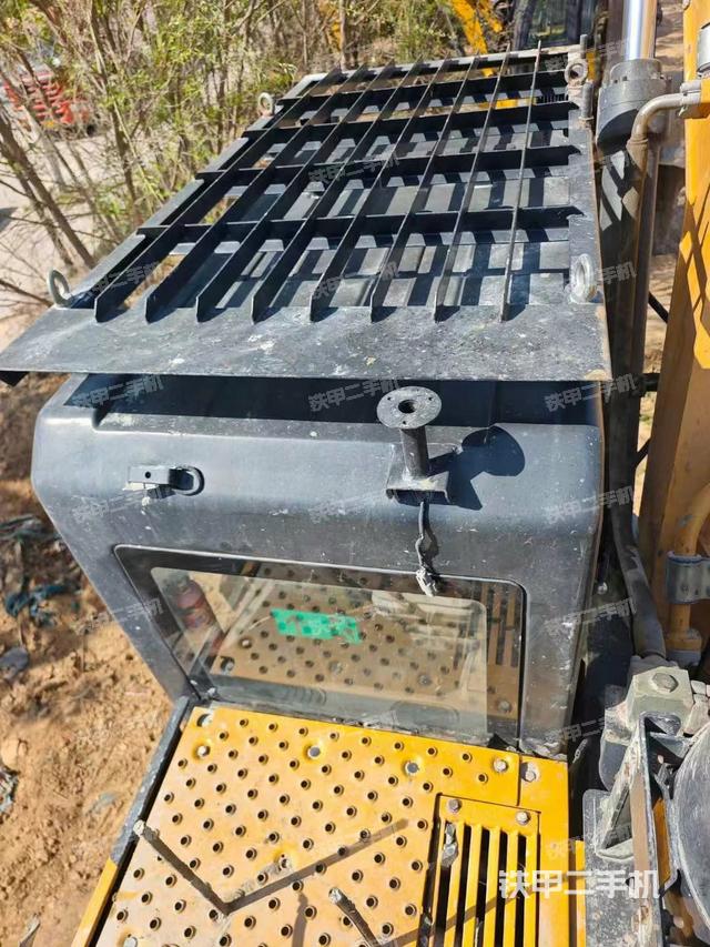 駕駛室頂部（整機(jī)外觀）