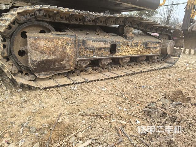 單側(cè)履帶整體（整機(jī)外觀）