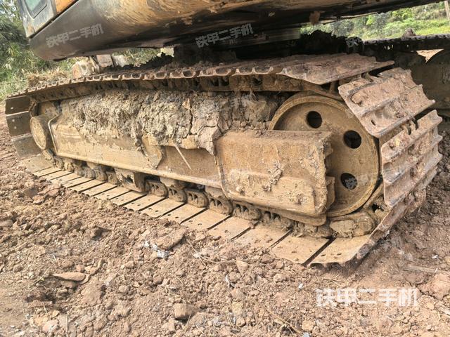 右驅(qū)動(dòng)輪（行走機(jī)構(gòu)）