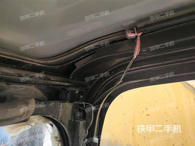 后窗玻璃角標（駕駛室部分）