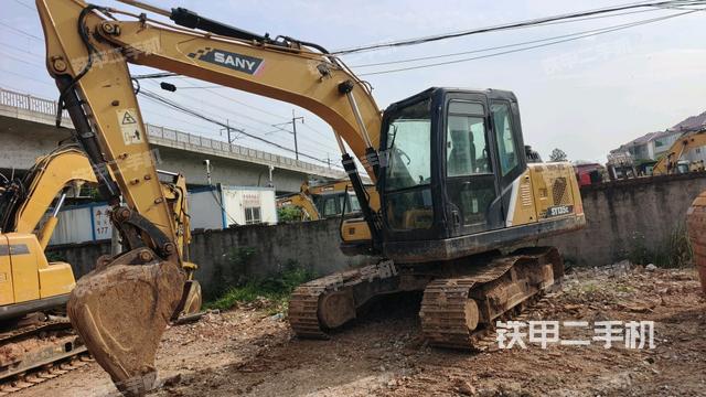 三一重工SY135C挖掘機(jī)