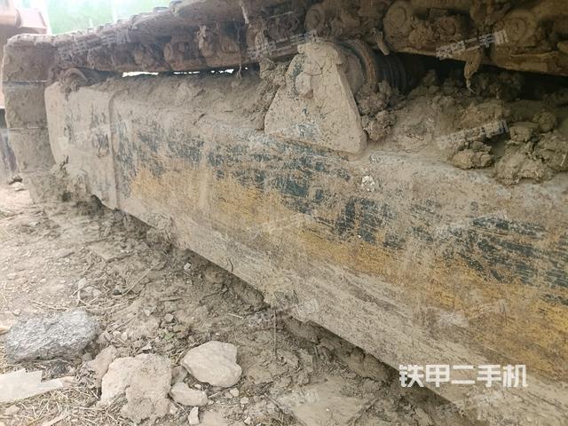 左側(cè)履帶整體?(行走機(jī)構(gòu)) 左側(cè)履帶整體?(行走機(jī)構(gòu))