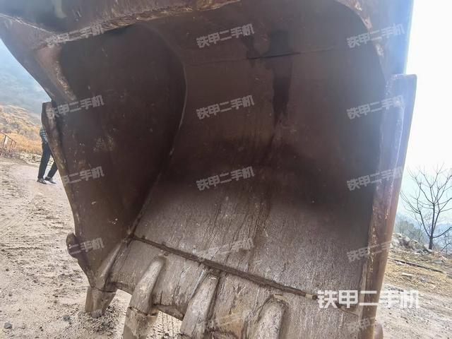 鏟斗右后整體（工作和回轉(zhuǎn)裝置）