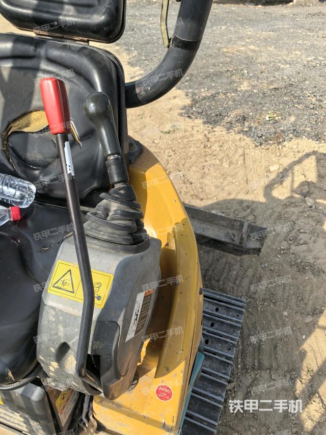 座椅右側控制臺/鑰匙門/油門/含右手柄（駕駛室部分）