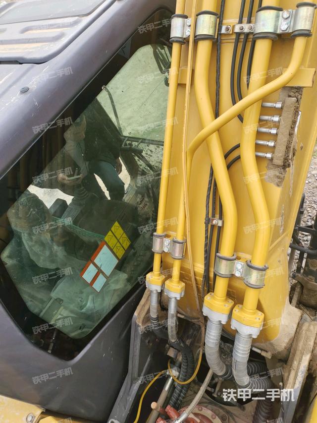 大臂背部俯視(工作和回轉裝置) 大臂背部俯視(工作和回轉裝置)