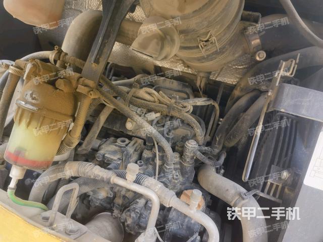 液壓泵艙室正面整體（整機(jī)外觀）