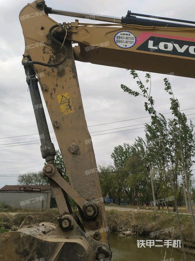 小臂整體左后(工作和回轉裝置) 小臂整體左后(工作和回轉裝置)