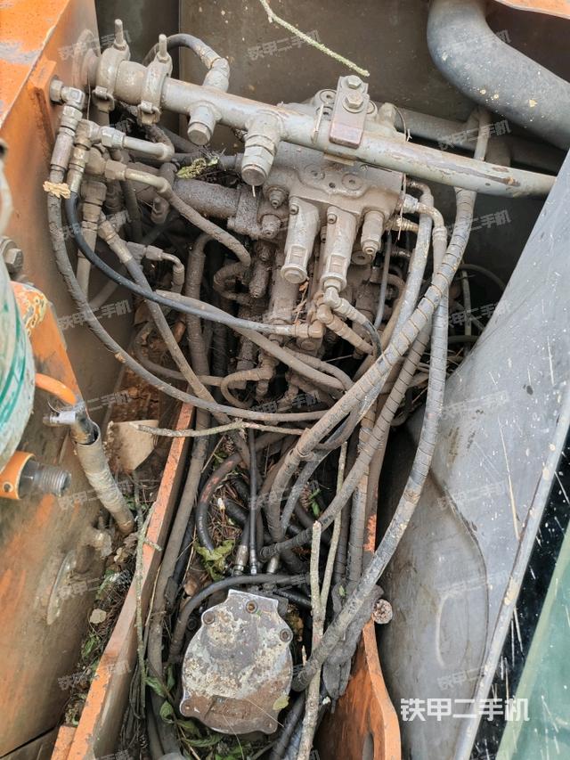 回轉(zhuǎn)馬達(dá)（上車部件）