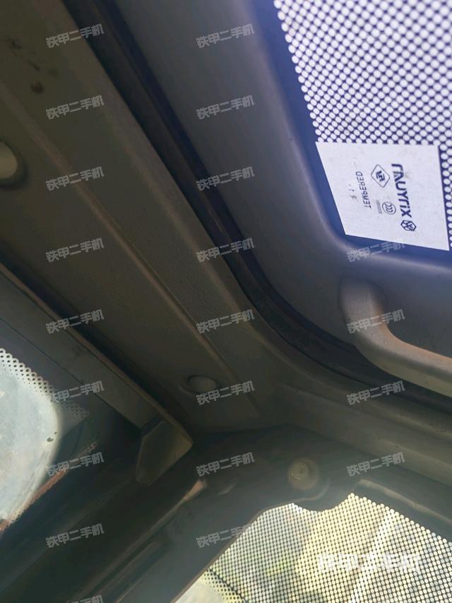 座椅左側(cè)控制臺/音響/含左手柄(駕駛室部分) 座椅左側(cè)控制臺/音響/含左手柄(駕駛室部分)