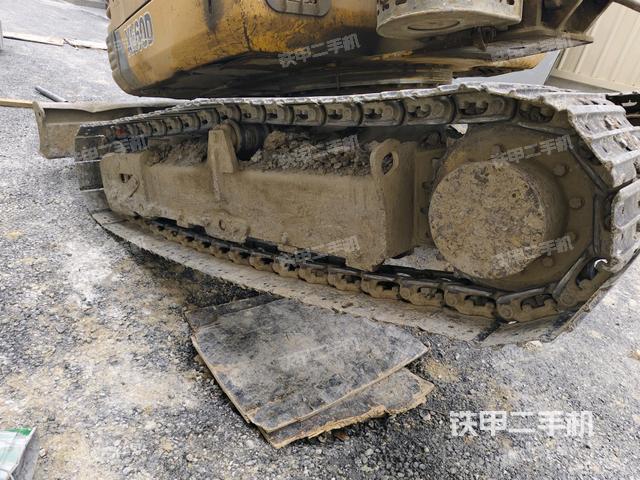 右側(cè)履帶整體?(行走機(jī)構(gòu)) 右側(cè)履帶整體?(行走機(jī)構(gòu))