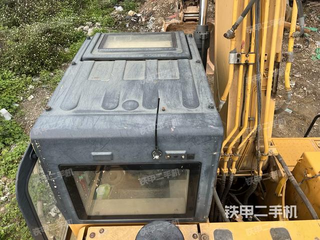 驾驶室顶部（整机外观）