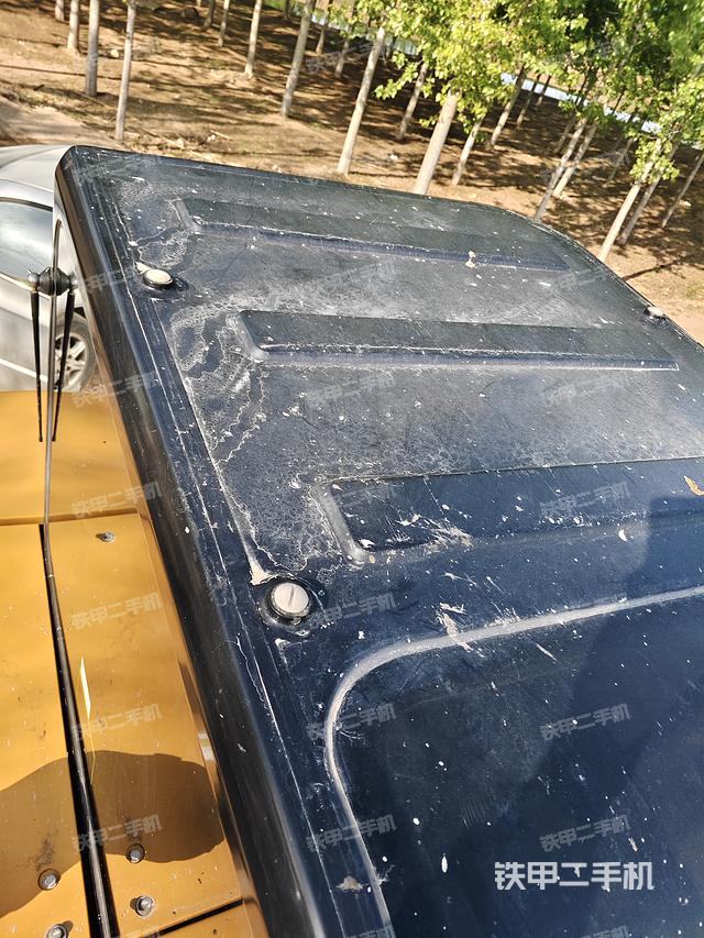 驾驶室顶部（整机外观）