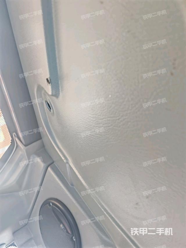 座椅后部(駕駛室部分) 座椅后部(駕駛室部分)