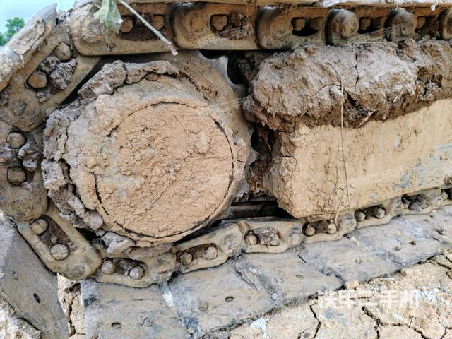 左側(cè)履帶整體?（行走機(jī)構(gòu)）