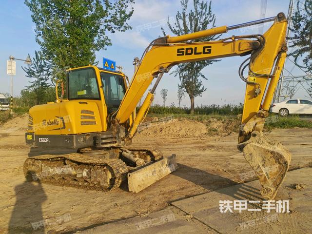 右前45(整機(jī)外觀) 右前45(整機(jī)外觀)