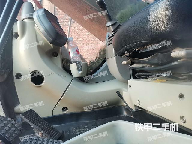 驾驶室整体（整机外观）