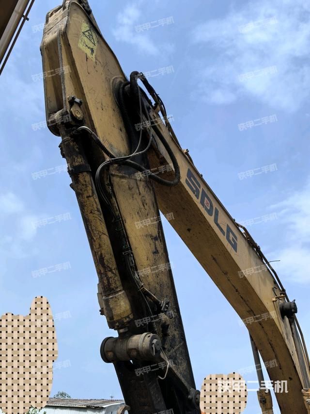 小臂整體左后（工作和回轉裝置）