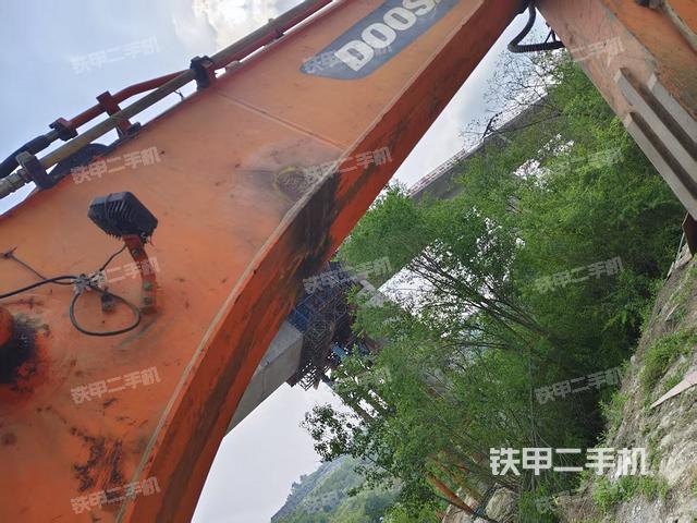 大臂整體?右側(cè)(工作和回轉(zhuǎn)裝置) 大臂整體?右側(cè)(工作和回轉(zhuǎn)裝置)