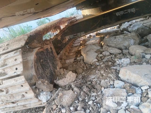 左側(cè)行走馬達(dá)蓋板（行走機(jī)構(gòu)）