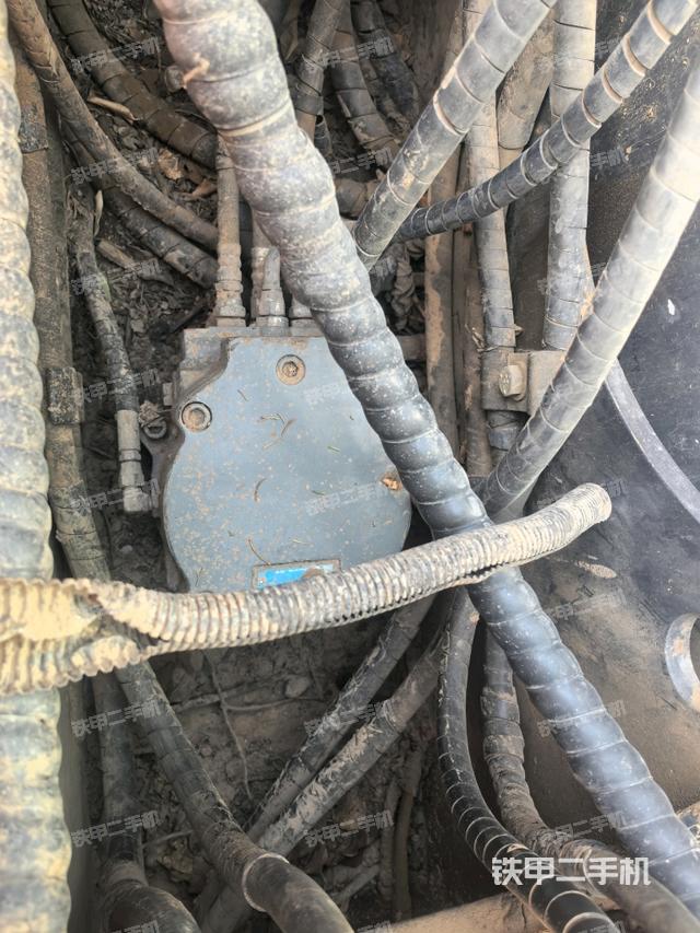 回轉(zhuǎn)馬達(dá)（上車部件）