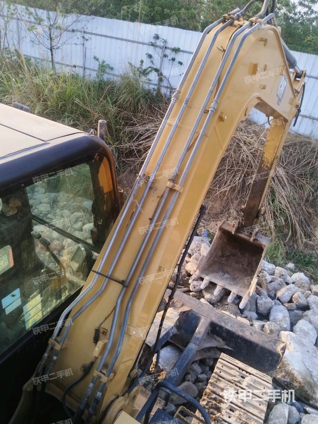 大臂背部俯視（工作和回轉(zhuǎn)裝置）