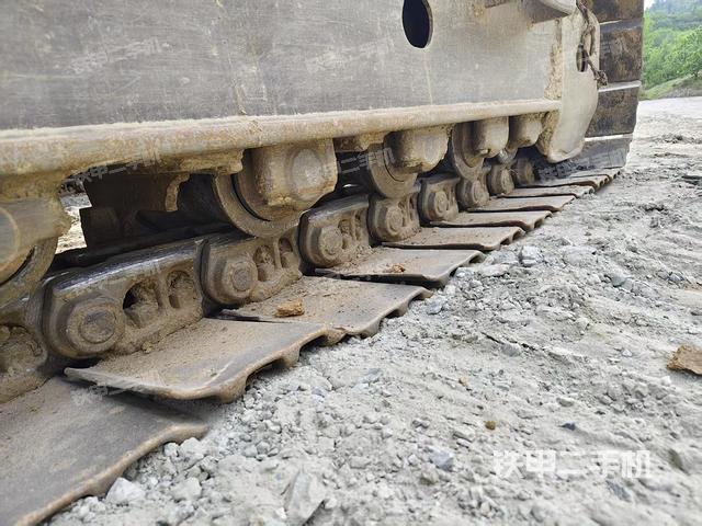 右側(cè)行走馬達(dá)蓋板(行走機(jī)構(gòu)) 右側(cè)行走馬達(dá)蓋板(行走機(jī)構(gòu))