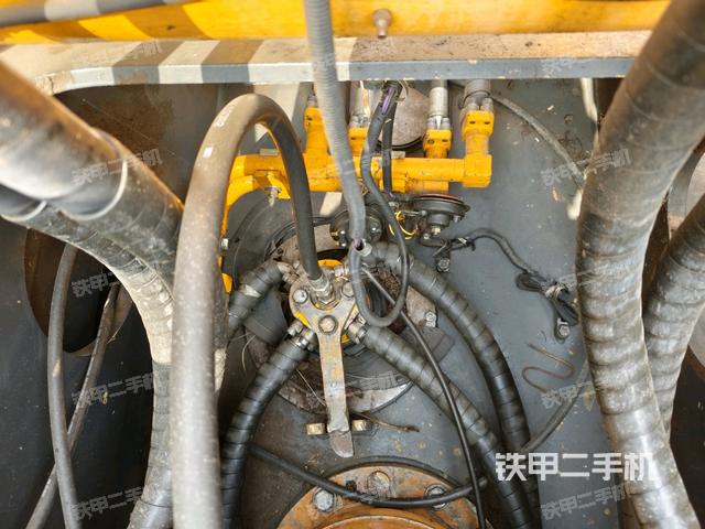 中央回轉(zhuǎn)接頭特寫(上車部件) 中央回轉(zhuǎn)接頭特寫(上車部件)