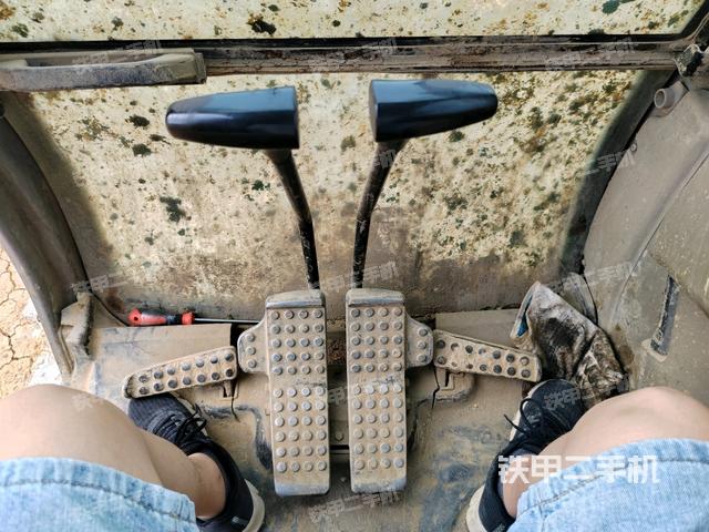 座椅后部（駕駛室部分）