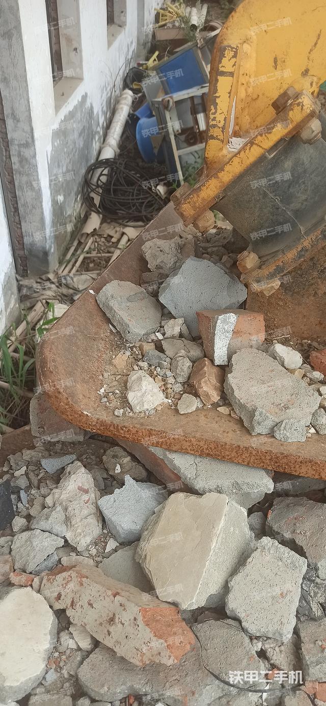 整機(jī)左側(cè)（設(shè)備外觀及核心部件）