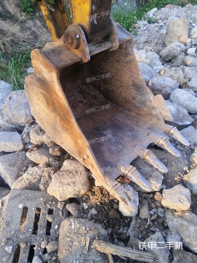 鏟斗右后整體（工作和回轉(zhuǎn)裝置）