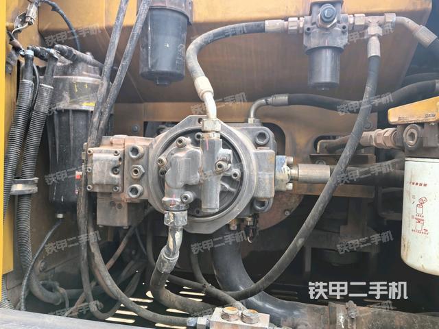 液壓泵斜45?左（大件艙室）