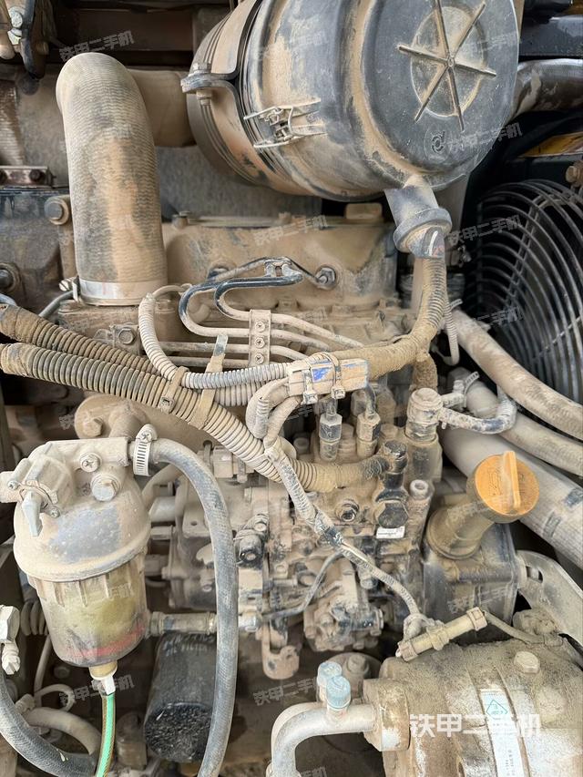 回轉(zhuǎn)馬達和主控閥（整機外觀）