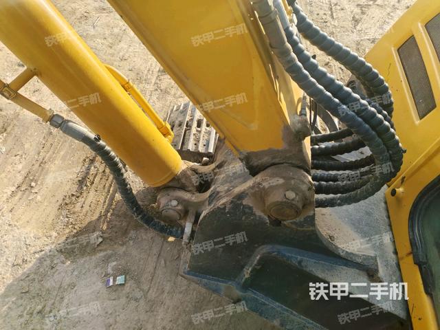 大臂根部?斜（工作和回轉(zhuǎn)裝置）