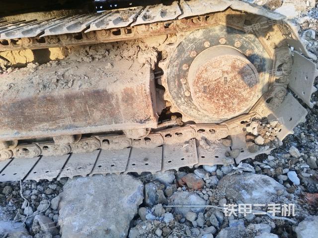 左驅(qū)動(dòng)輪（行走機(jī)構(gòu)）